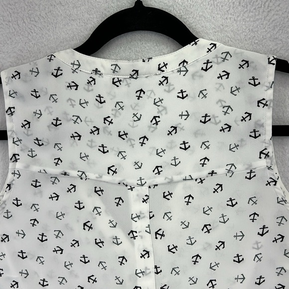 Daniel Rainn Women’s Blouse Sz XS White w/Navy & Gray Anchors 100% Polyester EUC - Picture 5 of 10